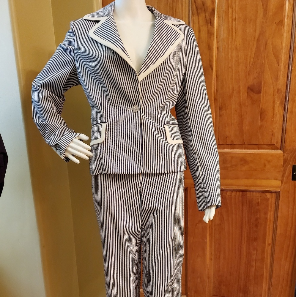 St. John Seersucker capris with blazer set
